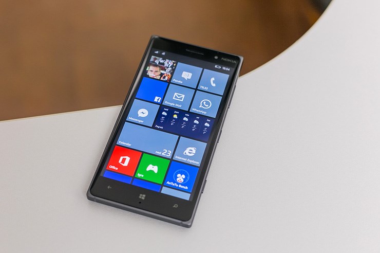 Nokia Lumia 830 (2).jpg